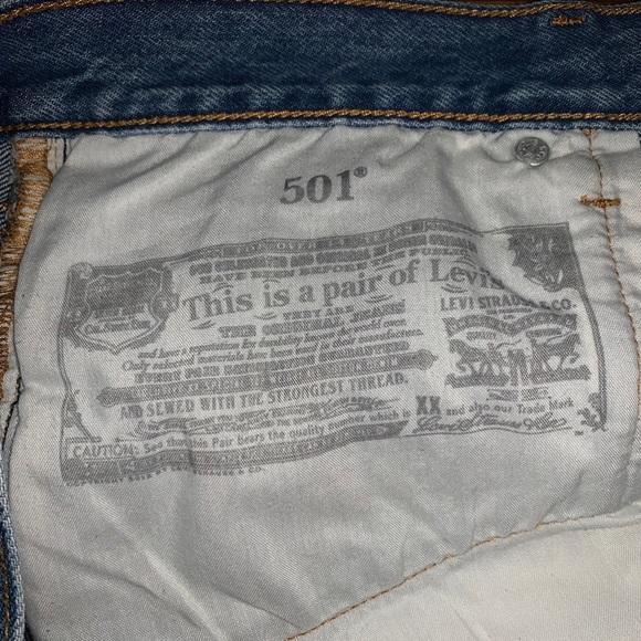 Levi Button Up Shorts - Picture 3 of 4